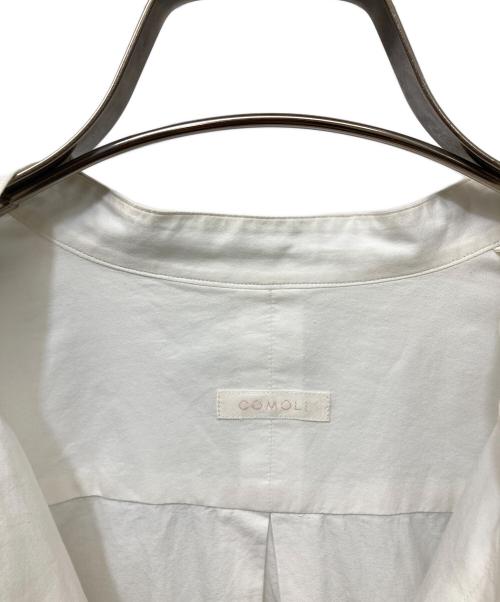 COMOLI（コモリ）COMOLI (コモリ) バンドカラーシャツ ホワイト サイズ:2の古着・服飾アイテム