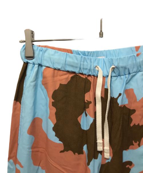 Name.（ネーム）Name. (ネーム) JAGUAR FLOWER RAYON EASY PANTS ブルーの古着・服飾アイテム