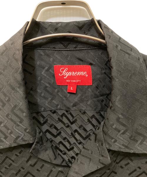 SUPREME（シュプリーム）Supreme (シュプリーム) Tonal Monogram Silk S/S Shirt ブラック サイズ:Lの古着・服飾アイテム