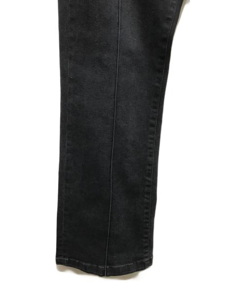 FACTOTUM（ファクトタム）FACTOTUM (ファクトタム) STUDIOUS (ステュディオス) 別注センタークリースストレートデニム グレー サイズ:S 未使用品の古着・服飾アイテム