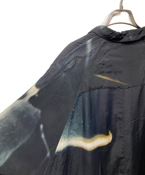 JULIUS（ユリウス）JULIUS (ユリウス) Short Sleeve Graphic Shirt ブラック×グレー サイズ:3の古着・服飾アイテム