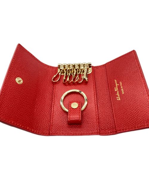 Salvatore Ferragamo（サルヴァトーレ フェラガモ）Salvatore Ferragamo (サルヴァトーレ フェラガモ) ヴァラリボンキーケース レッドの古着・服飾アイテム