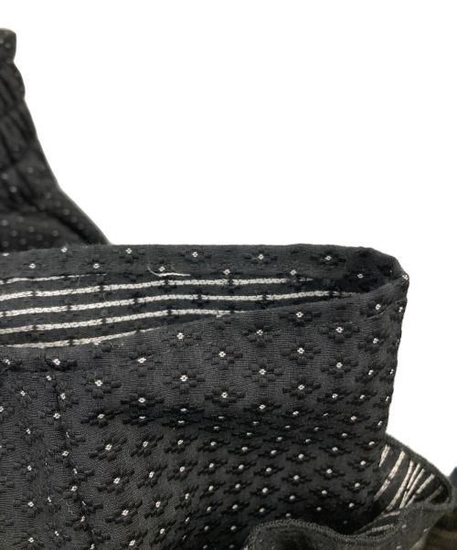 holiday（ホリデー）HOLIDAY (ホリデー) RUFFLE STRAP DRESS ブラック×ホワイト サイズ:ONE SIZEの古着・服飾アイテム