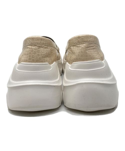 AKIKOAOKI（アキコアオキ）AKIKOAOKI (アキコアオキ) Regulated Gravity crocodile textured pattern ベージュ サイズ:23cmの古着・服飾アイテム