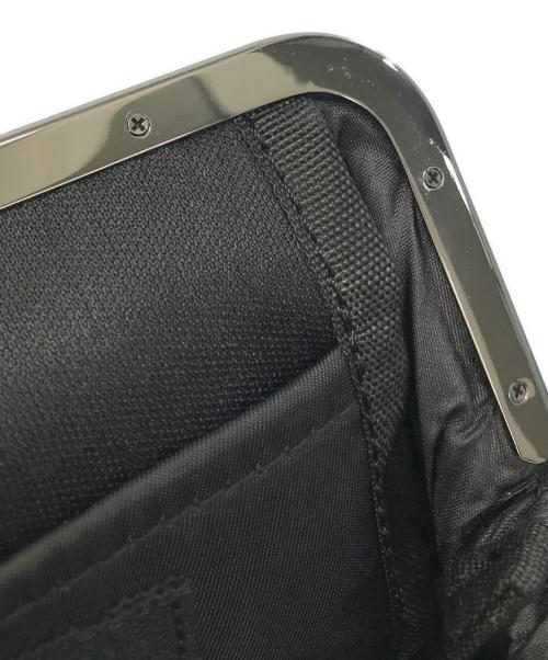 GROUND Y（グラウンドワイ）GROUND Y (グラウンドワイ) SMALL HELMET BAG WITH CLASP ブラックの古着・服飾アイテム