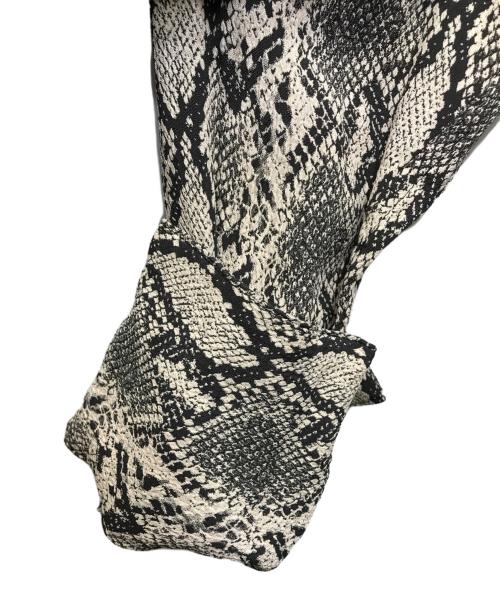 BELPER（ベルパー）BELPER (ベルパー) パイソン柄シャツ ベージュ サイズ:Free 未使用品の古着・服飾アイテム