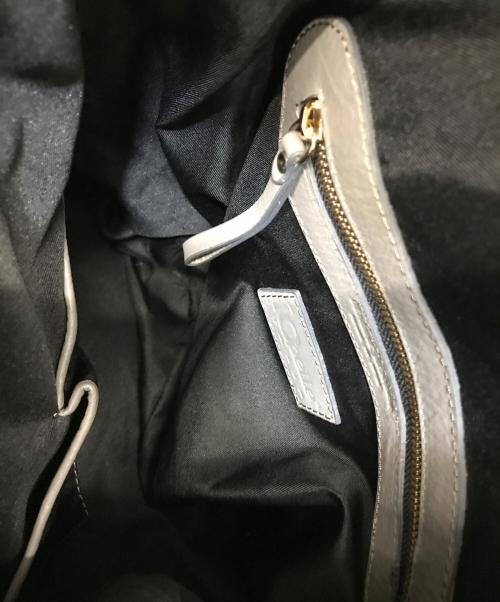 IO PELLE（イオペレ）IO PELLE (イオペレ) レザーナップサック グレーの古着・服飾アイテム