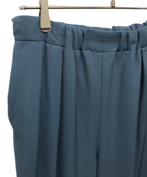 CULLNI（クルニ）CULLNI (クルニ) Stretch Twill 2 Tuck Wide Easy Pants ブルー サイズ:2の古着・服飾アイテム