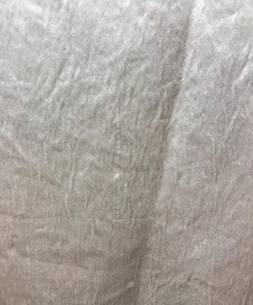 ETRE TOKYO（エトレトウキョウ）ETRE TOKYO (エトレトウキョウ) オーバルネックカットオフサテンワンピース ベージュ サイズ:Freeの古着・服飾アイテム