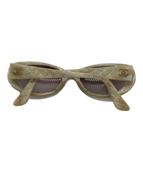 CHANEL（シャネル）CHANEL (シャネル) マトラッセ サングラス ベージュ サイズ:53□19の古着・服飾アイテム
