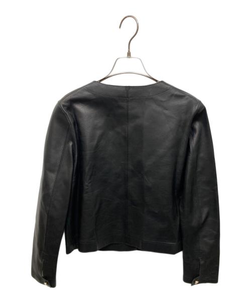 THE CLASSE DoCLASSE（ザクラス ドゥクラッセ）THE CLASSE DoCLASSE (ザクラス ドゥクラッセ) ラムナッパレザー・ノーカラージャケット ブラック×ベージュ サイズ:7の古着・服飾アイテム