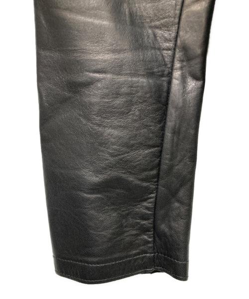 THE CLASSE DoCLASSE（ザクラス ドゥクラッセ）THE CLASSE DoCLASSE (ザクラス ドゥクラッセ) ラムナッパレザー・ノーカラージャケット ブラック×ベージュ サイズ:7の古着・服飾アイテム