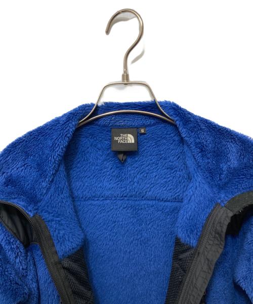THE NORTH FACE（ザ ノース フェイス）THE NORTH FACE (ザ ノース フェイス) MOUNTAIN VERSA LOFT JACKET ブルー×ブラック サイズ:SIZE Sの古着・服飾アイテム