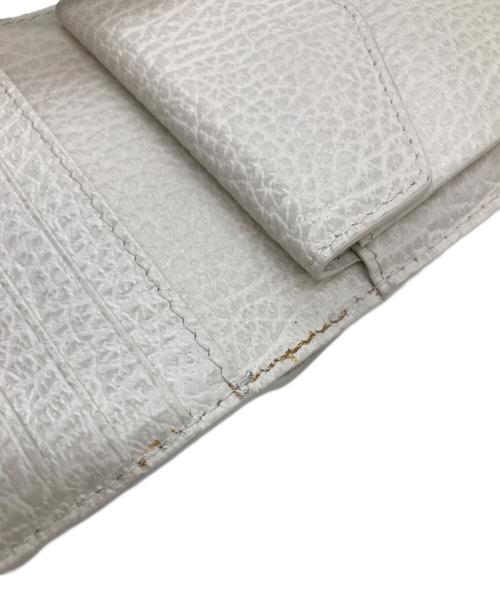 Maison Margiela（メゾンマルジェラ）Maison Margiela (メゾンマルジェラ) Compact Bi Fold Wallet ホワイトの古着・服飾アイテム