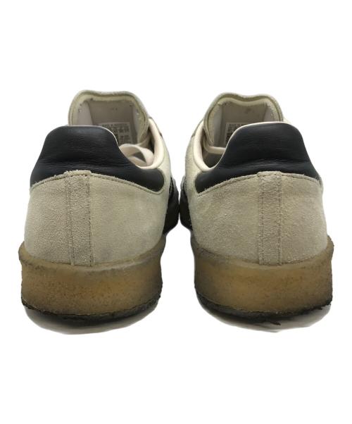 adidas（アディダス）adidas (アディダス) CLARKS (クラークス) KITH RONNIE FIEG (キスロニーフィグ) 8th Street Samba Kithmas ホワイト×ベージュ サイズ:28.5㎝の古着・服飾アイテム