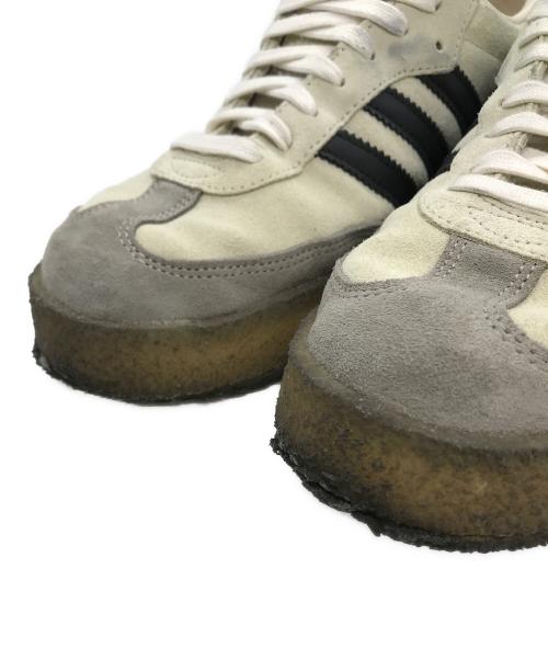 adidas（アディダス）adidas (アディダス) CLARKS (クラークス) KITH RONNIE FIEG (キスロニーフィグ) 8th Street Samba Kithmas ホワイト×ベージュ サイズ:28.5㎝の古着・服飾アイテム