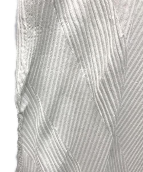 ISSEY MIYAKE（イッセイミヤケ）ISSEY MIYAKE (イッセイミヤケ) プリーツカットソー ホワイト サイズ:Mの古着・服飾アイテム