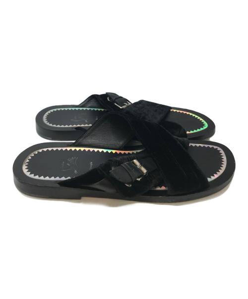 Christian Louboutin（クリスチャン・ルブタン）Christian Louboutin (クリスチャン・ルブタン) ベロアクロスストラップサンダル ブラック サイズ:43の古着・服飾アイテム