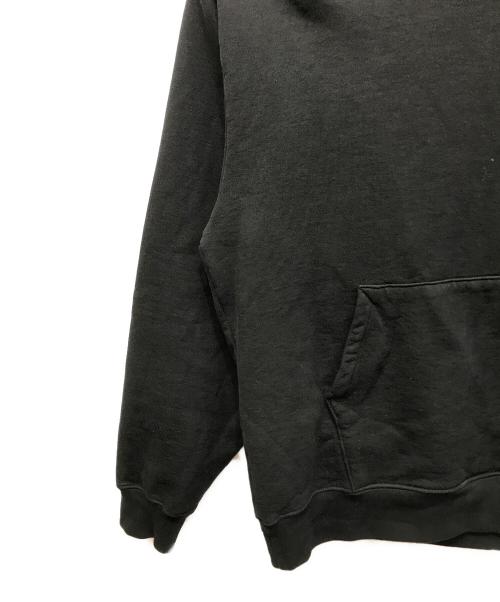 HIDDEN NY（ヒドゥンニューヨーク）HIDDEN NY (ヒドゥンニューヨーク) asics (アシックス) プルオーバーパーカー ブラック サイズ:Ｓの古着・服飾アイテム