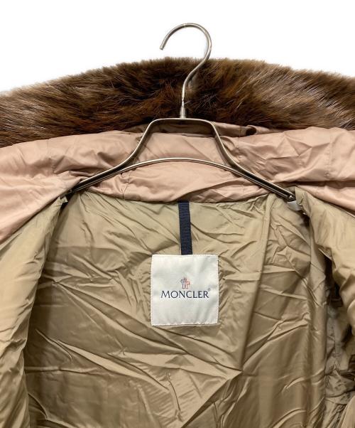 MONCLER（モンクレール）MONCLER (モンクレール) FABREFUR ダウンコート ベージュの古着・服飾アイテム