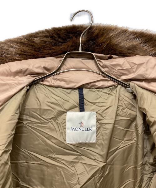 MONCLER（モンクレール）MONCLER (モンクレール) FABREFUR ダウンコート ベージュの古着・服飾アイテム