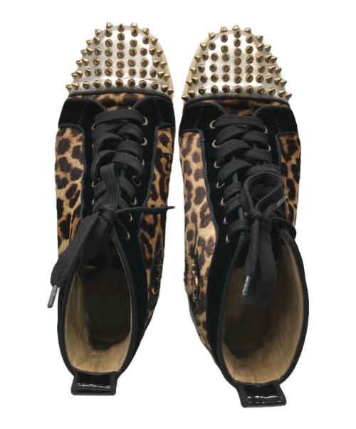 Christian Louboutin（クリスチャン・ルブタン）Christian Louboutin (クリスチャン・ルブタン) スパイクスタッズ レオパードハイカットスニーカー ベージュ サイズ:41の古着・服飾アイテム