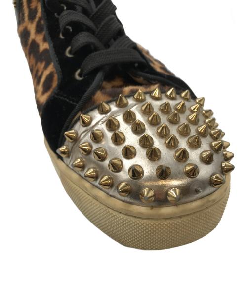 Christian Louboutin（クリスチャン・ルブタン）Christian Louboutin (クリスチャン・ルブタン) スパイクスタッズ レオパードハイカットスニーカー ベージュ サイズ:41の古着・服飾アイテム