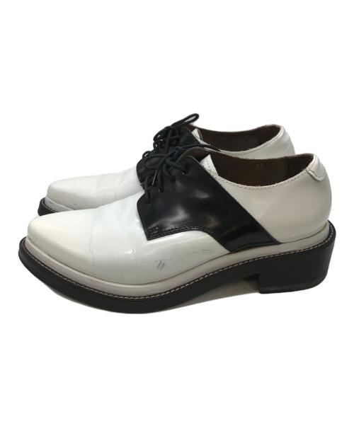 Acne studios（アクネ ストゥディオス）Acne studios (アクネ ストゥディオス) バイカラーパターンレザーシューズ ホワイト×ブラック サイズ:39の古着・服飾アイテム