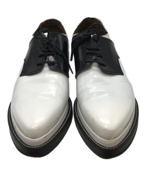 Acne studios（アクネ ストゥディオス）Acne studios (アクネ ストゥディオス) バイカラーパターンレザーシューズ ホワイト×ブラック サイズ:39の古着・服飾アイテム
