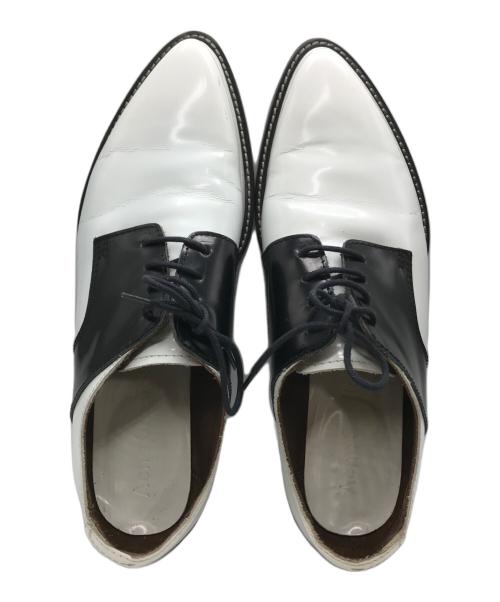 Acne studios（アクネ ストゥディオス）Acne studios (アクネ ストゥディオス) バイカラーパターンレザーシューズ ホワイト×ブラック サイズ:39の古着・服飾アイテム