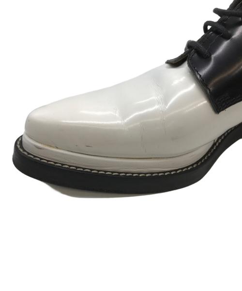 Acne studios（アクネ ストゥディオス）Acne studios (アクネ ストゥディオス) バイカラーパターンレザーシューズ ホワイト×ブラック サイズ:39の古着・服飾アイテム