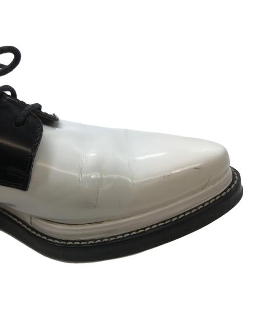 Acne studios（アクネ ストゥディオス）Acne studios (アクネ ストゥディオス) バイカラーパターンレザーシューズ ホワイト×ブラック サイズ:39の古着・服飾アイテム