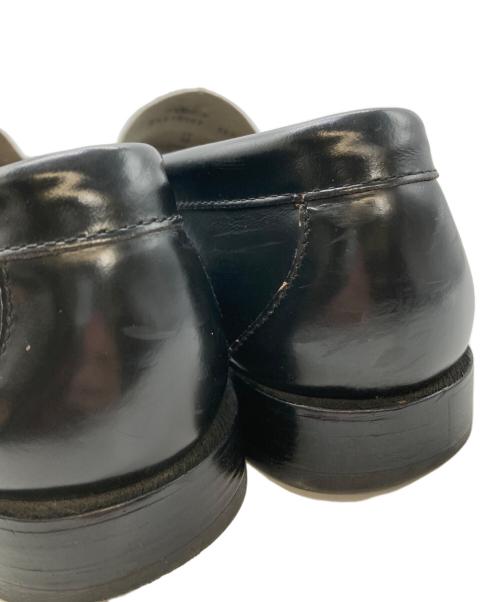 G.H.BASS（ジーエイチバス）G.H.BASS (ジーエイチバス) LARSON ペニーローファー ブラック×ホワイト サイズ:6の古着・服飾アイテム