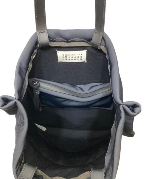 Maison Margiela（メゾンマルジェラ）Maison Margiela (メゾンマルジェラ) ラバーカレンダーロゴトートバッグ ブラックの古着・服飾アイテム