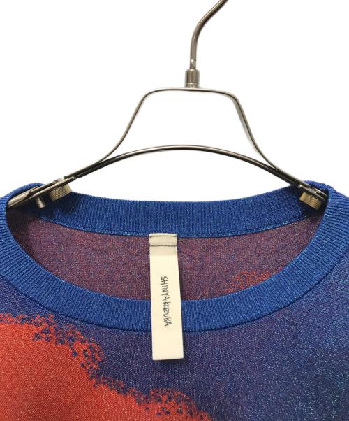 SHINYA KOZUKA（シンヤコズカ）SHINYA KOZUKA (シンヤコズカ) Souvenier Jumper ニット ブルー×オレンジ サイズ:Lの古着・服飾アイテム