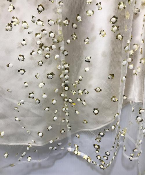 ESSENCE OF LUXURY  ESTNATION（エッセンスオブラグジュアリー エストネーション）ESSENCE OF LUXURY  ESTNATION (エッセンスオブラグジュアリー エストネーション) スパングルトップ ベージュ サイズ:FREEの古着・服飾アイテム