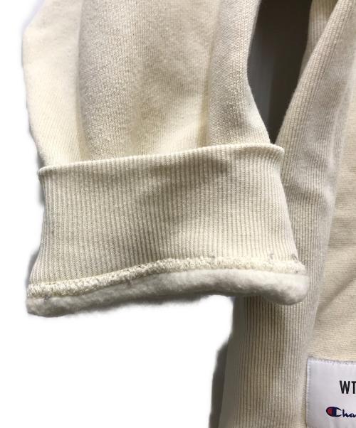 Champion（チャンピオン）Champion (チャンピオン) WTAPS (ダブルタップス) クルーネックスウェット アイボリー サイズ:Mの古着・服飾アイテム