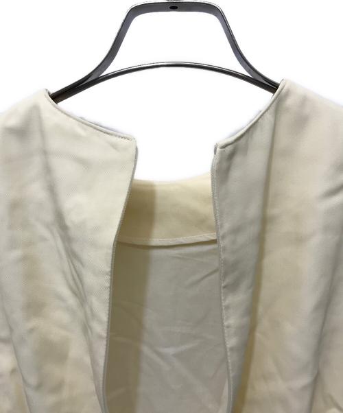 AKIRA NAKA（アキラナカ）AKIRA NAKA (アキラナカ) ベルト付きノースリーブワンピース ベージュ サイズ:1の古着・服飾アイテム