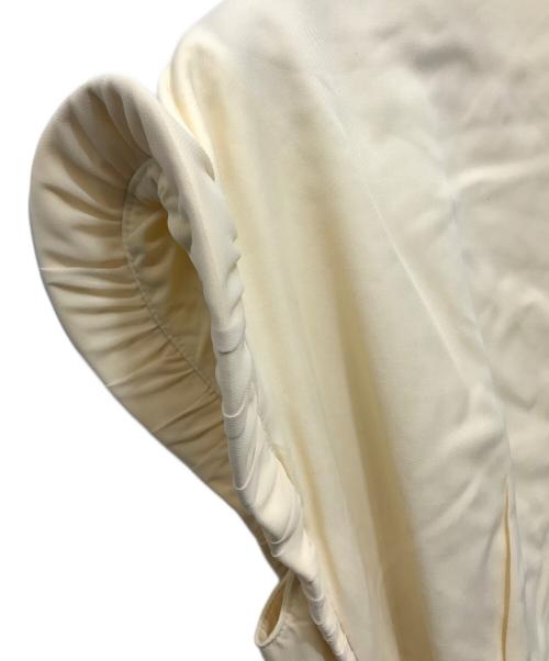 AKIRA NAKA（アキラナカ）AKIRA NAKA (アキラナカ) ベルト付きノースリーブワンピース ベージュ サイズ:1の古着・服飾アイテム