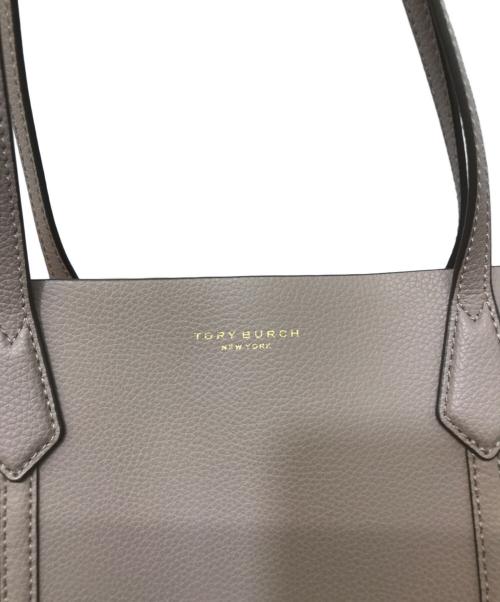 TORY BURCH（トリーバーチ）TORY BURCH (トリーバーチ) ペリー トリプルコンパートメント トート ベージュの古着・服飾アイテム