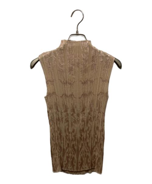 ISSEY MIYAKE WHITE LABEL（イッセイミヤケホワイトレーベル）ISSEY MIYAKE white label (イッセイミヤケホワイトレーベル) ノースリーブプリーツカットソー ベージュ サイズ:3の古着・服飾アイテム