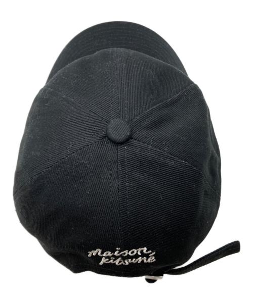maison kitsune（メゾンキツネ）MAISON KITSUNE (メゾンキツネ) DOUBLE BOLD FOX HEAD CAP ブラック 未使用品の古着・服飾アイテム