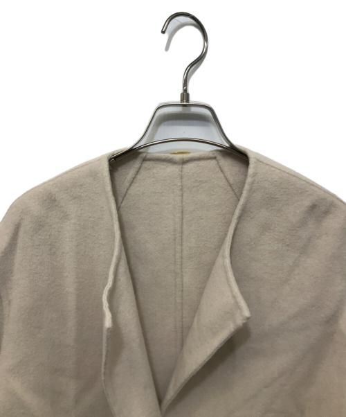 MUSE de Deuxieme Classe（ミューズ ドゥーズィエム クラス）MUSE de Deuxieme Classe (ミューズ ドゥーズィエム クラス) Victorian リバーロングノーカラーコート ベージュ サイズ:38の古着・服飾アイテム