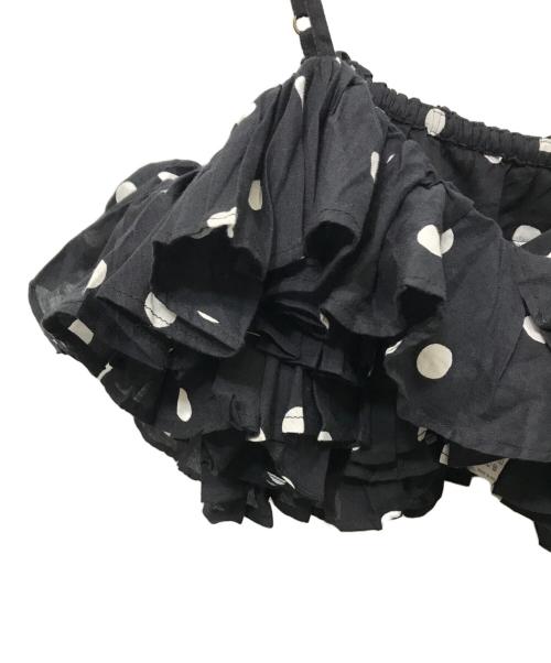 crinkle crinkle crinkle（クリンクル クリンクル クリンクル）CRINKLE CRINKLE CRINKLE (クリンクル クリンクル クリンクル) ドット フリルキャミ ブラック サイズ:Free 未使用品の古着・服飾アイテム