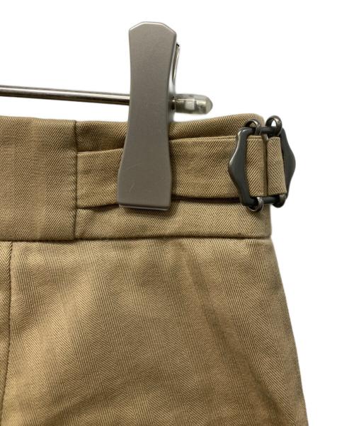BERWICH（ベルウィッチ）BERWICH (ベルウィッチ) SCOTCH ヘリンボーン2プリーツトラウザー ベージュ サイズ:44の古着・服飾アイテム