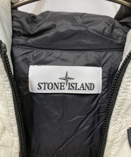 STONE ISLAND（ストーンアイランド）STONE ISLAND (ストーンアイランド) 中綿 パッカブル ジャケット グレー サイズ:Sの古着・服飾アイテム