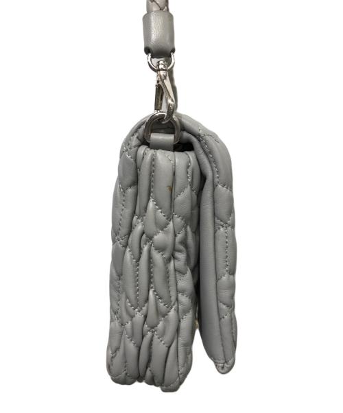 MIU MIU（ミュウミュウ）MIU MIU (ミュウミュウ) ナッパクリスタル レザー ショルダーバッグ グレーの古着・服飾アイテム