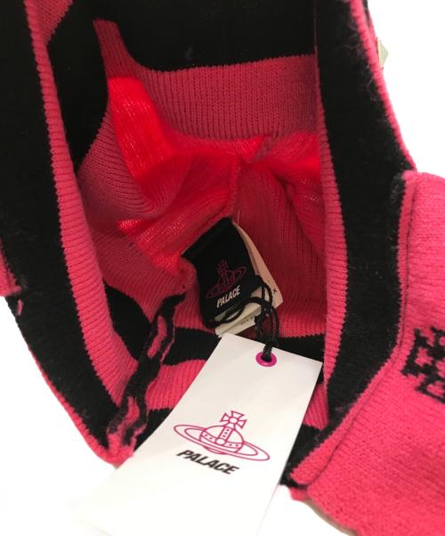 Vivienne Westwood（ヴィヴィアンウエストウッド）Vivienne Westwood (ヴィヴィアンウエストウッド) PALACE (パレス) ORB Knit Earflap Beanie ピンク×ブラック 未使用品の古着・服飾アイテム