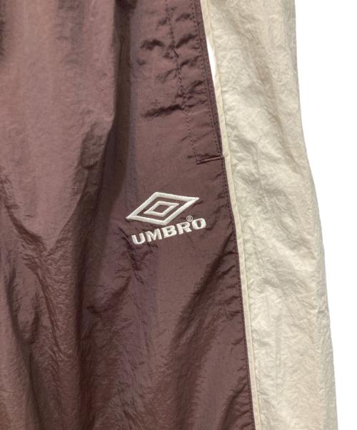 UMBRO（アンブロ）UMBRO (アンブロ) FREAK'S STORE (フリークストア) 別注ナイロンパンツ ブラウン×ベージュ サイズ:M 未使用品の古着・服飾アイテム