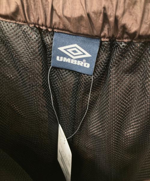 UMBRO（アンブロ）UMBRO (アンブロ) FREAK'S STORE (フリークストア) 別注ナイロンパンツ ブラウン×ベージュ サイズ:M 未使用品の古着・服飾アイテム